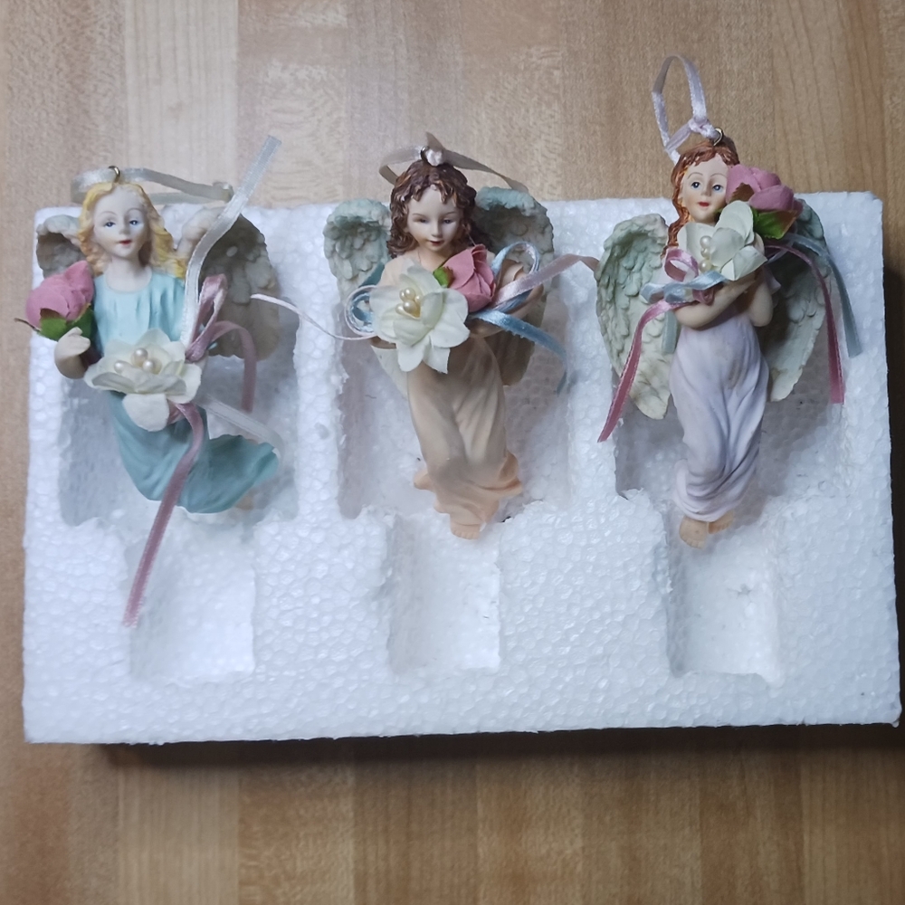 Graceful Angel Ornaments House Of Lloyds Cherished Memories Trio in Pastel Hues - Picture 3 of 9
